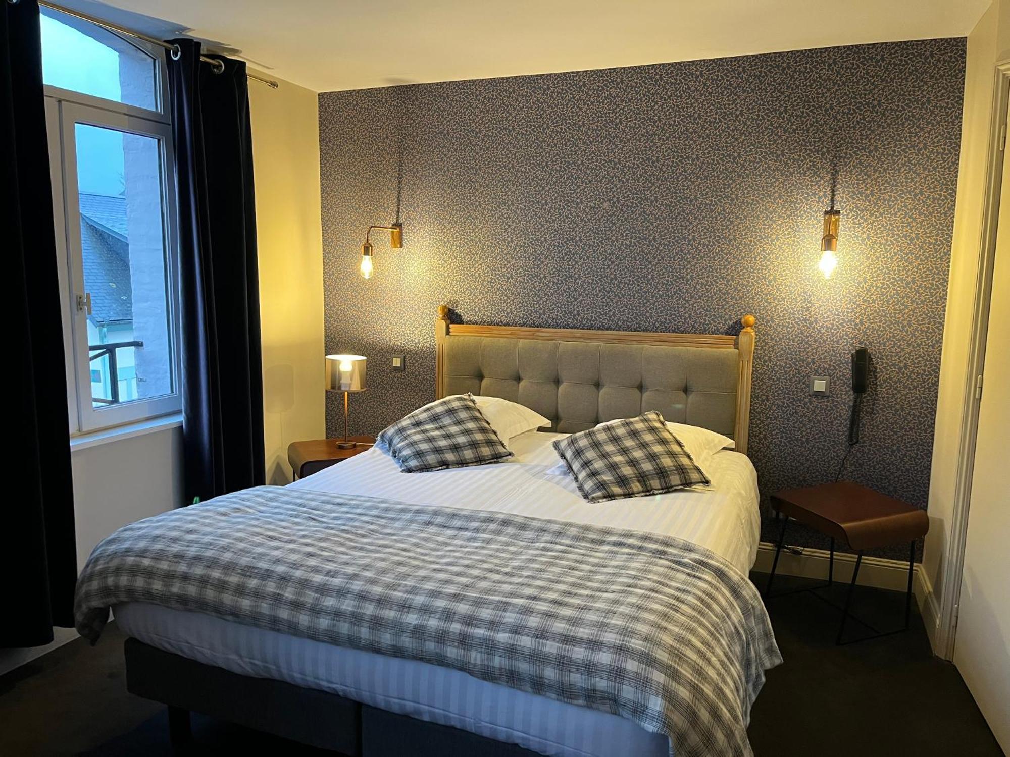 The Originals Boutique, Hotel La Colonne De Bronze, Saint-Valery-Sur-Somme Exterior photo